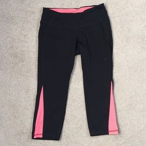 Old Navy black workout capris